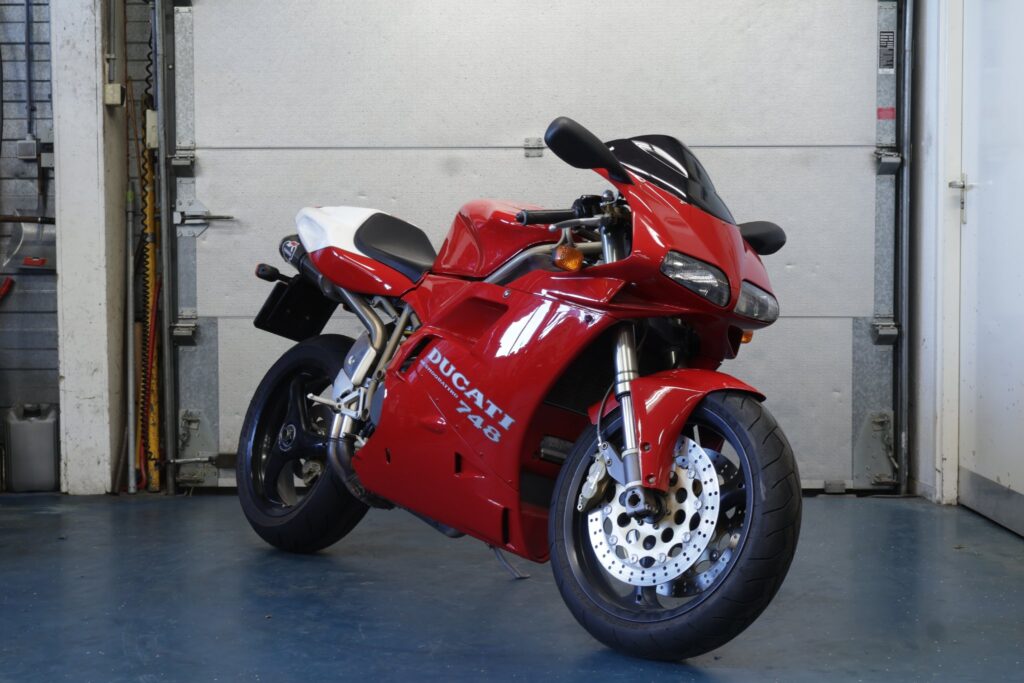 Ducati 748s Desmoquattro 2000