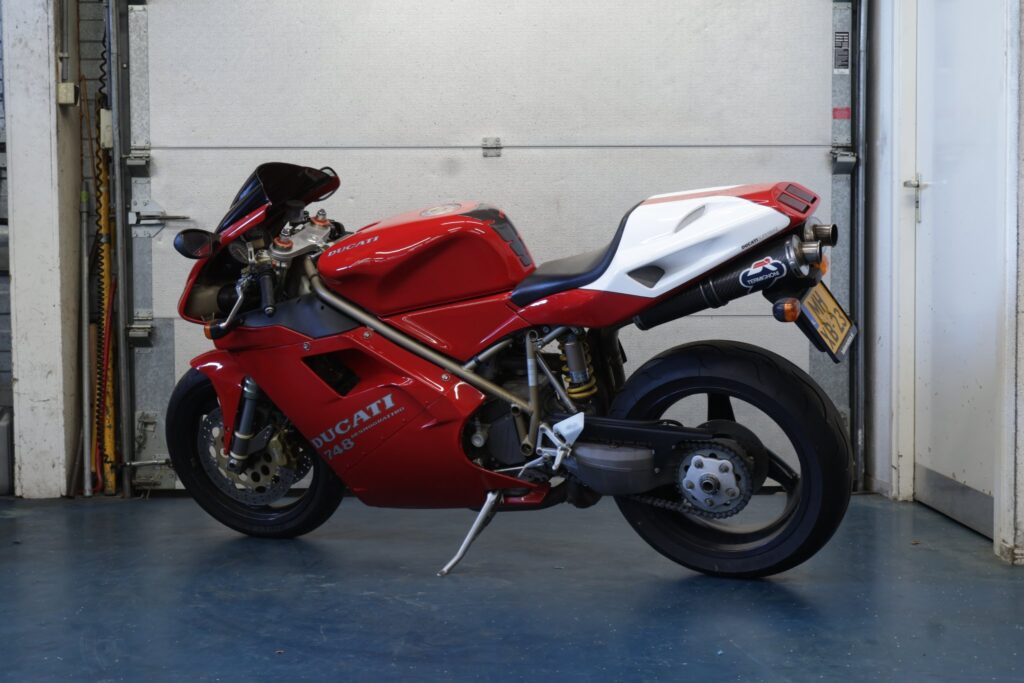 Ducati 748s Desmoquattro 2000